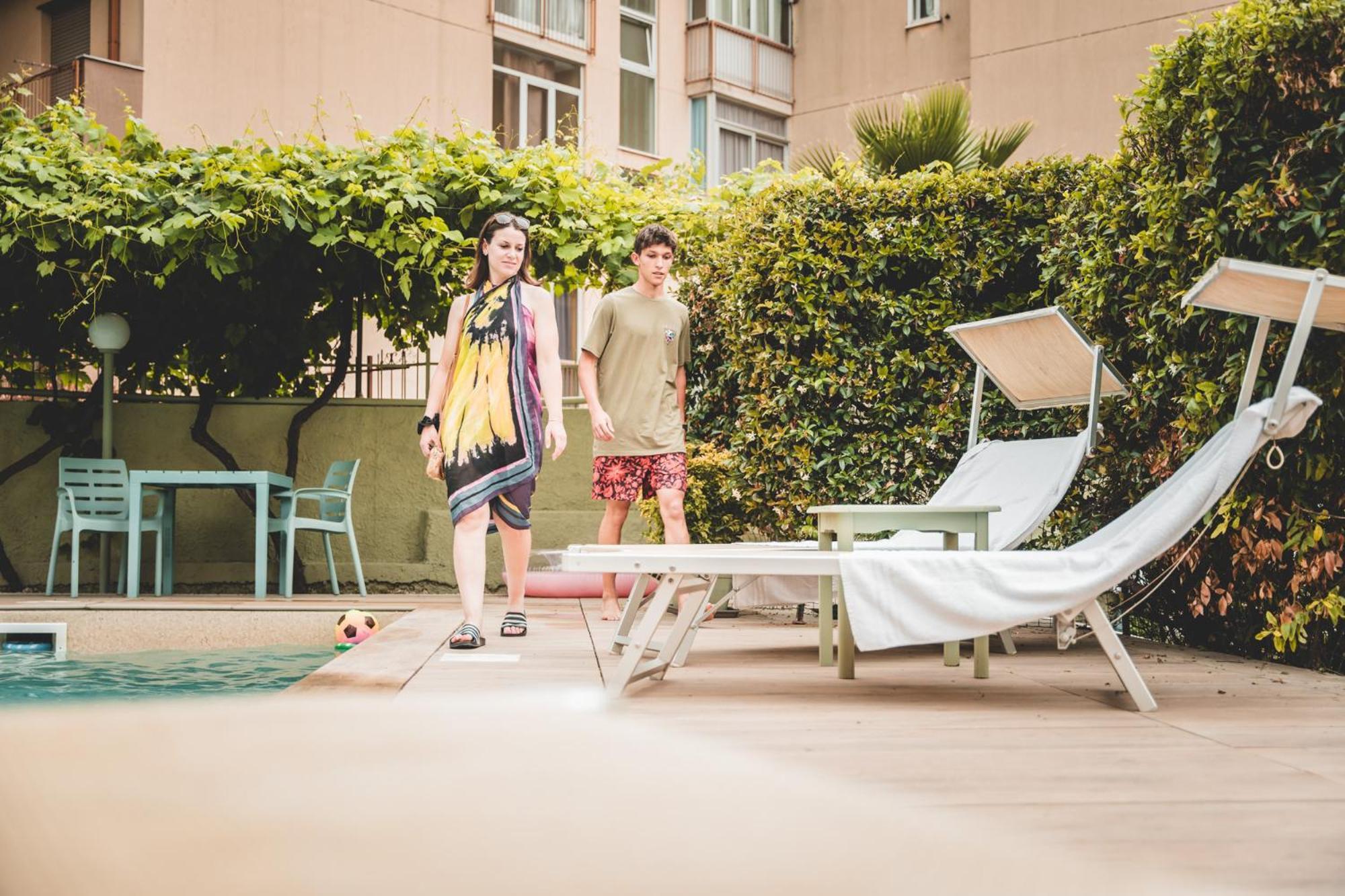 Residence Holidays Pietra Ligure Bagian luar foto