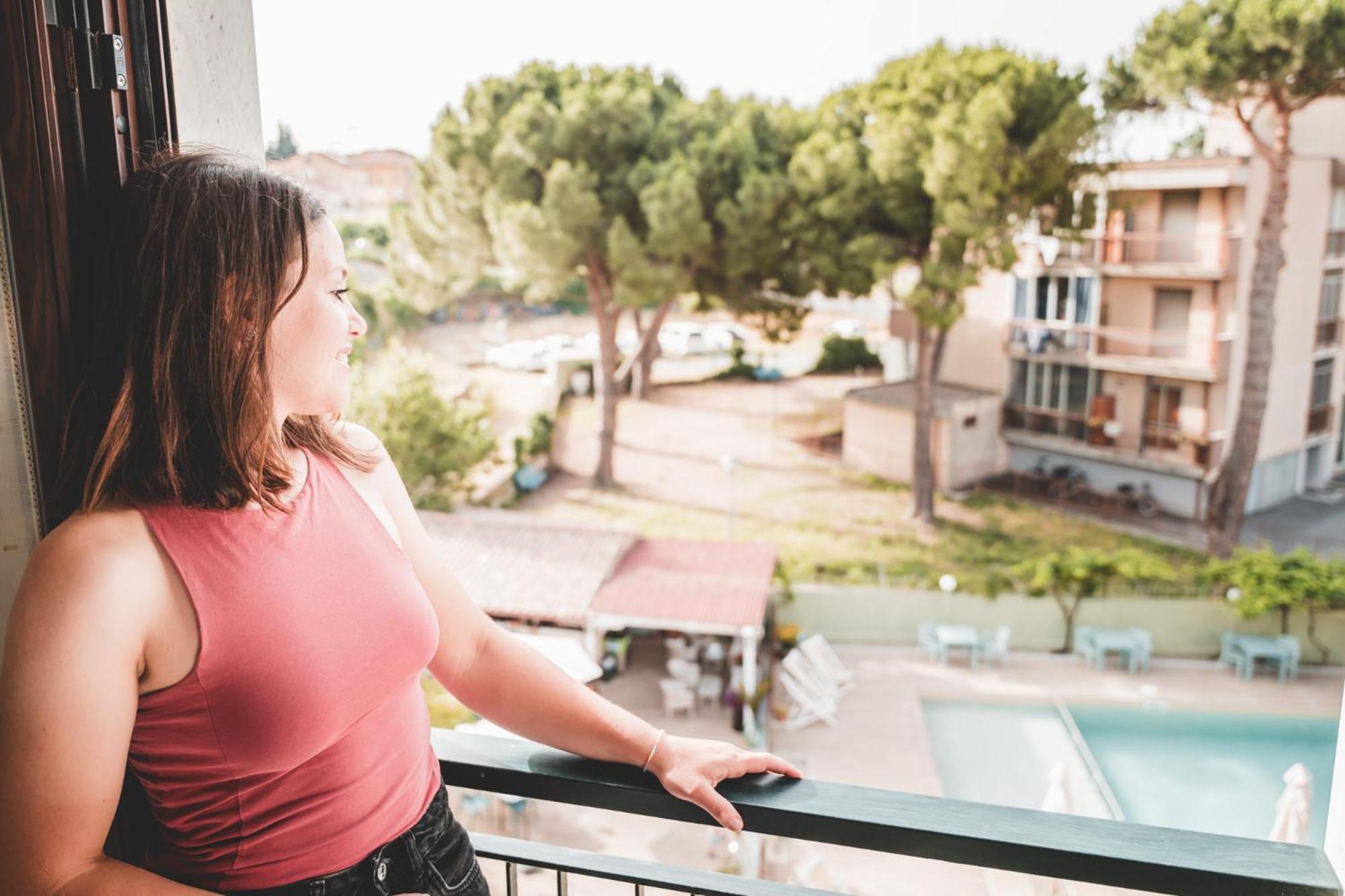 Residence Holidays Pietra Ligure Bagian luar foto